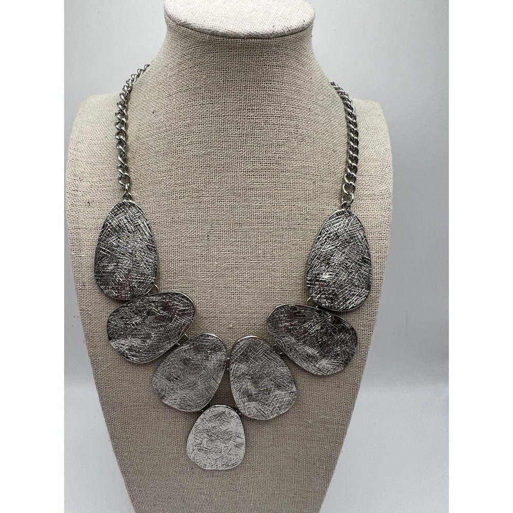 Hammered Silver Bib Necklace Modern Statement Pendant Geometric Runway Silver OS